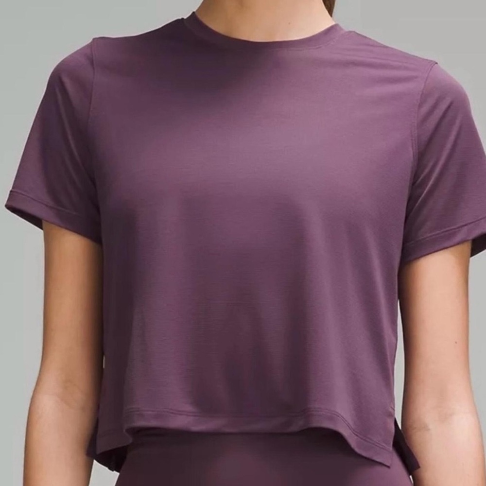 lululemon athletica Short Sleeve Cropped Tee in Plum